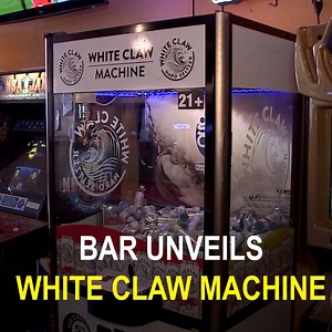 THE CLAW: You have to be 21 to play this classic arcade game! 😈🍹 MORE: https://bit.ly/2FQndjp | News 12