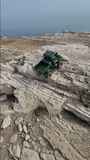 RC Unimog Rock Crawling