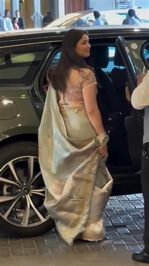 Sara Tendulkar slaying in saree#saratendulkar #sara#arjuntendulkar