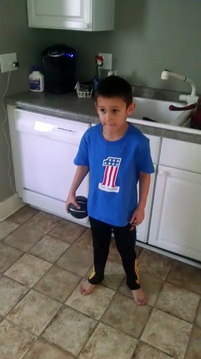 Tekk mini hoop dunking and hanging on rim!