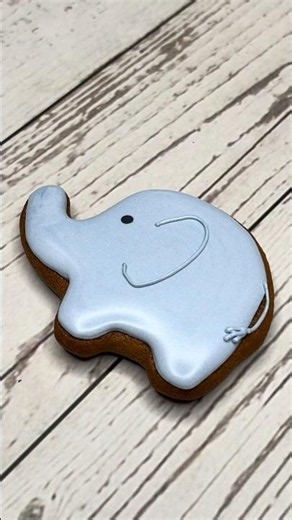 Mini Gingerbread Elephant Biscuit #shorts