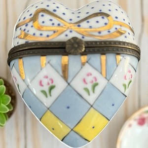 Hand Painted Porcelain Heart Trinket Box: Vintage Floral Keepsake - Etsy
