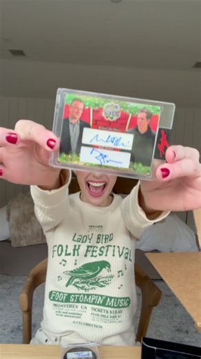 ‘Tis the season @Leaf Trading Cards 🎁 | trading cards