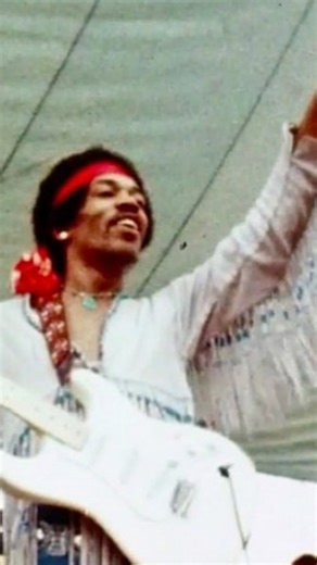 Musora Media on Instagram: "On August 18, 1969, Jimi Hendrix delivered one of the most unforgettable performances in music history at Woodstock. 🎸🔥 His electrifying rendition of 'The Star-Spangled Banner' captured the spirit of a generation and became a powerful symbol of the counterculture movement. In the midst of political turmoil and social change, Hendrix's guitar spoke volumes, turning a national anthem into a bold statement on war, peace, and freedom. This wasn't just a performance; it 