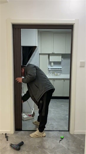 A hive-style folding door that doesn't require drilling