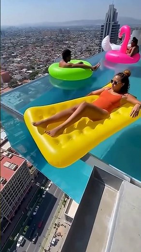 🏙️💧The Infinity Pool Illusion. Water at the Edge of the Sky