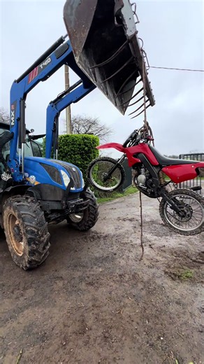 Concours sur la-boiserie.fr #Laboiseriemvsrs #boiserie #tracteur #moto #agriculture