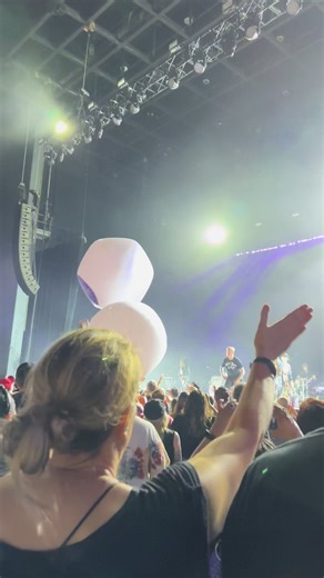 Yeah Yeah Yeahs - Zero pt balls | May 2023 #yeahyeahyeahs #dallas #livemusic #liveconcert #concerttok