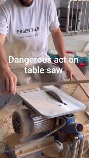 super dangerous techniques on cutting wood piece using table saw