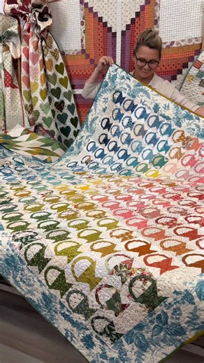 Edyta Sitar on Instagram: "Where friendship and fabric come together 💕🧵 #ILoveQuilting #SewMuchFun #QuiltersOfInstagram #QuiltLove #HandmadeWithLove #SewHappy #CraftCommunity #FabricFriends #CreativeThreads #PatchworkJoy”"