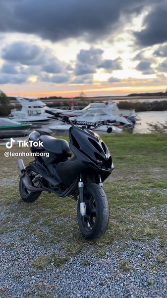 Ja va naliiti skako: Yamaha Aerox Edits