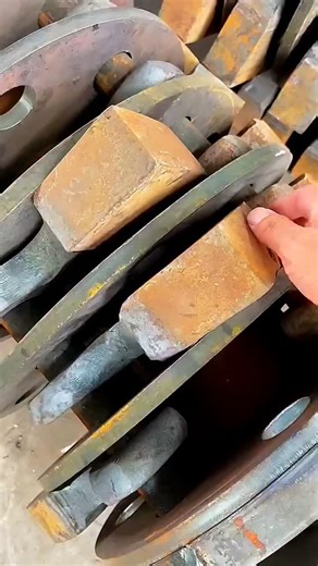 Real Engineerings | Engineering & Technology & Gadgets & DIY on Instagram: "Built for Destruction: Assembling the Heart of an Industrial Shredder! ⚙️💥 ​Witness the precise construction of brute force machinery! This video captures the intricate assembly of the main cutting rotor and housing for an Industrial Shredder or Crusher, a machine designed to demolish and recycle tough materials like wood, plastic, metal scrap, or construction waste. ​Engineering for Extreme Force ​The construction of t