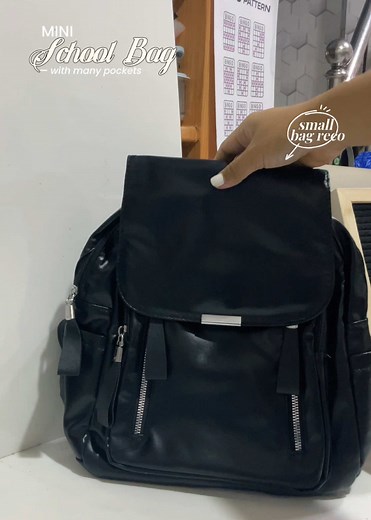 Looking for a small bag for school, gala, or sponty trips? This mini backpack has a lot of pockets, including a secret one. 🤫 #smallbag #bag #schoolbag #bagrecommendation #minibackpack