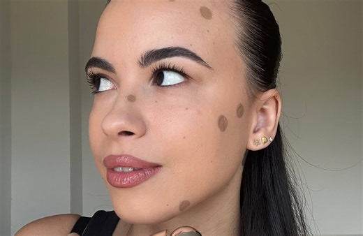Virale sur les réseaux, la « dot method » révolutionne l'application du maquillage - Elle