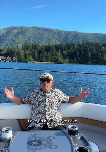 It’s a beautiful day to book a pontoon charter with us! - Captain Ed 👨🏻‍✈️☀️ #dadsontiktok #dadoftiktok #dadsbelike #familybusinessman #pontoon #vancouverislandbc