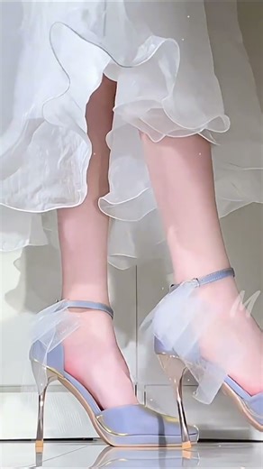 Queen’s High Heels – Royal & Luxurious Statement Footwear