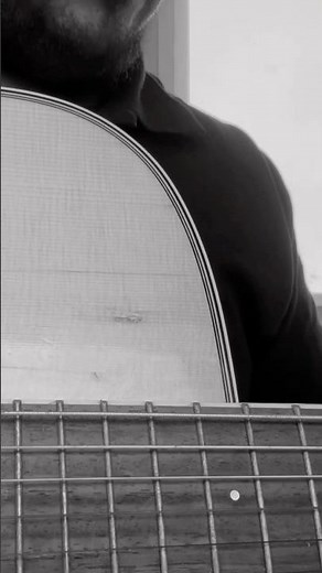 My Heroine - Silverstein (Acoustic INTRO) #acoustic #coversong #silverstein #throwback #emotional