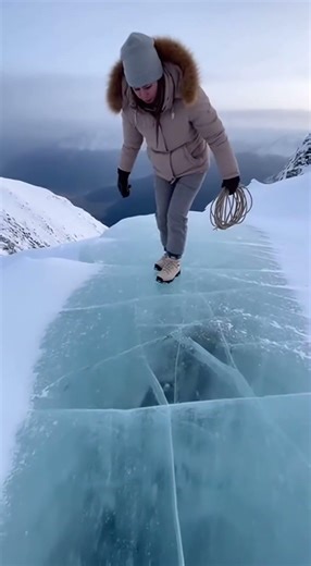 Ice Mirror is crack #comedy #glass #crackers