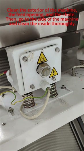 How to use an air gun to clean a color sorter machine？ #colorsorter