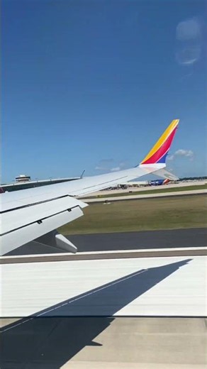 Raw audio of a 737 max 8 landing into KTPA! #aviation #viral #southwestairlines #fyp