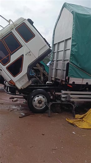 #bobiwine #bobiwine #bodybuilder #happynewyear @SSEKI THE BODY BUILDER 🇺🇬 @CAPITANO Aziz @sadat k @LUWEMBA 🇺🇬 @Bruno @mutebi metal works katwe