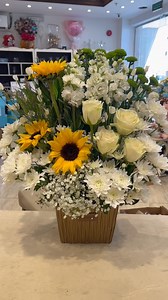 Gypsophila basket flower arrangement #flowers #flowerarrangement #floraldesign #flowerbouquet #fblifestyle | Satisfied Florist