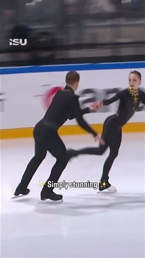 Aleksandra Boikova & Dmitrii Kozlovskii back on the ice! 🧊