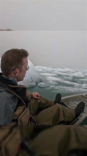 A small fire can save your life. 🔥 #outdoorcooking #camping #bushcraf #outdoor #survival #campfirecooking #campinghacks #survivaltips #forestcooking #tentlife #cooking #alaska