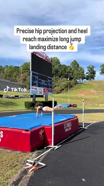 When you stay tall, reach the heels, and control the hips, you keep the jump you worked for instead of giving it back in the sand 🏖️ #longjump #faithful #triplejump #trackandfield #jumper