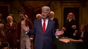 ‘Saturday Night Live’ Cold Open Features Lin-Manuel Miranda As ‘Hamilton’ Getting Quickly Frozen In Time By A Riffing “King” Donald Trump