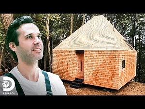 Toda la familia se une para ver la cabaña finalizada | Construcciones Remotas | Discovery en Español