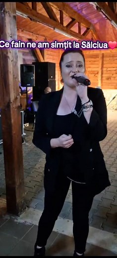 Vrei o petrecere de neuitat? 💃🕺 🎸 Live band. 🎧 DJ cu vibe perfect. 💨 Gheață carbonică pentru efecte WOW. 🔊 Sunet impecabil. 🪩 Schela de lumini Noi suntem FlashBand – trupa care face din orice eveniment o amintire memorabilă! Iti aducem muzica la superlativ! 🥳 De la pop și rock, până la folclor și latino — noi cântăm toate genurile care pun sufletul în mișcare. 📲 0761.297.696 #AlegeFlaShBand #MuzicaDeToateGenurile Bianca Boldizsar Istvan Boldizsar Aleks Paunchici Flashband Music Multumir