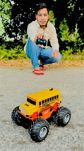 RC School Bus Unboxing 😍#toys #unboxingtoys #unboxing #rcbus #schoolbus #shorts #viral #trending