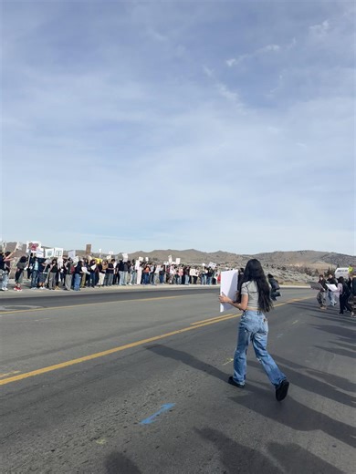 Viva la raza ✌🏻#highschool #renonevada #protesta #raza #fyppppppppppppppppppppppp