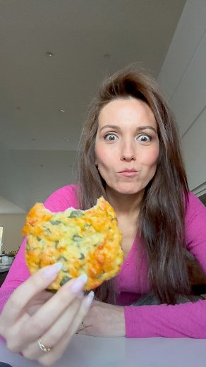 Spinach Cottage Cheese Flagels 🥯https://hungryhappens.net/easy-spinach-cottage-cheese-flagels-flat-bagels/ ✨✨Comment RECIPE to receive a link 🔗 in your DMs ✨✨✨ | hungry happens