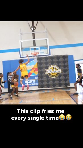 Slow motion replay was a little out of pocket😂clip kills me EVERY TIME lol😭The dunk ball league is full of surprises🍿 Follow for more 8.5ft low rim dunk ball league basketball highlights🤞🏻 | DB Jam League
