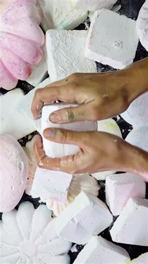 Video's van chalky asmr (@crunchy.chalk.lov) met original sound - chalky asmr