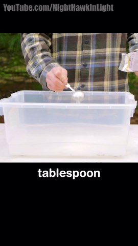 Giant Bubbles with Guar Gum