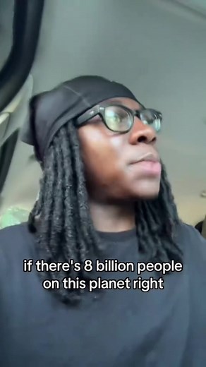 La satira de los 8 mil millones de dólares