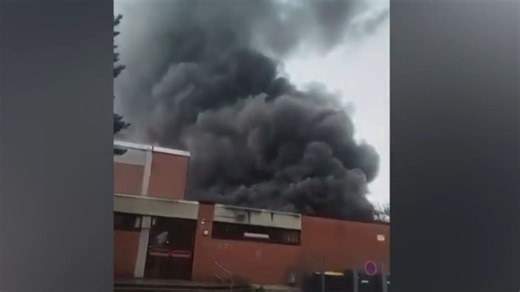 Hinweis auf Brandstiftung - Schüler scherzen in Video über Turnhallenbrand in NRW