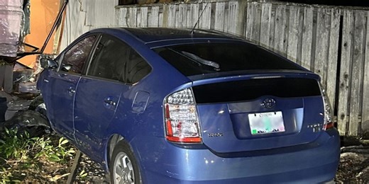 Man allegedly told police he was eating chicken, using his phone before he crashed into apartment