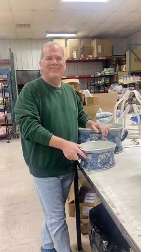 Here are the actual sizes of the blue and white planters for those who have asked. If you need the link, just comment FLASH. 💙 | Guess and Company