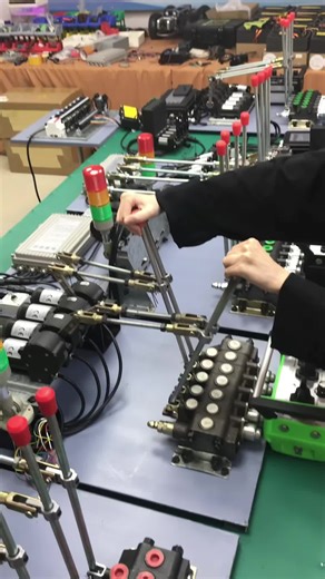 Crane truck excavator drilling rig remote unit #crane #grúa #joysticks #radio #spider #crawler #drilling #Vinç #guindastes #kran #Vinç #XCMG #Palfinger #PM #FASSI #SANY #HIAB #zoomlion #EFFER #spidercrane #drilling #skidsteer