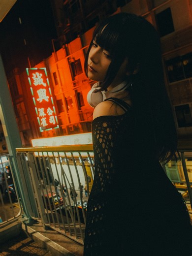 Came for the neon, stayed for the aesthetic. ⛓️✨ #HKVibes #MongKok #Streetwear #NightShoot #AestheticVideo