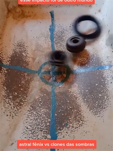 #batalhadebeyblade #beybladecaseira #beyblade #fenix #clones