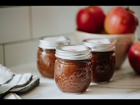How to make Apple Butter - FREE Jar Label Printable!