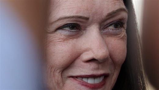 Defense claims missing evidence in seeking new trial for Avery