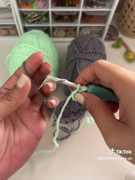 How to Change Yarn Color in Crochet Tutorial