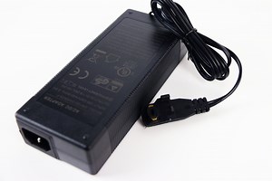 [Hot Item] DC24V 6.25A 120W LED Driver Power Supply with Power Track Plug