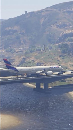 Engine Fire at 35,000 Feet Forces Emergency Move Near an A380